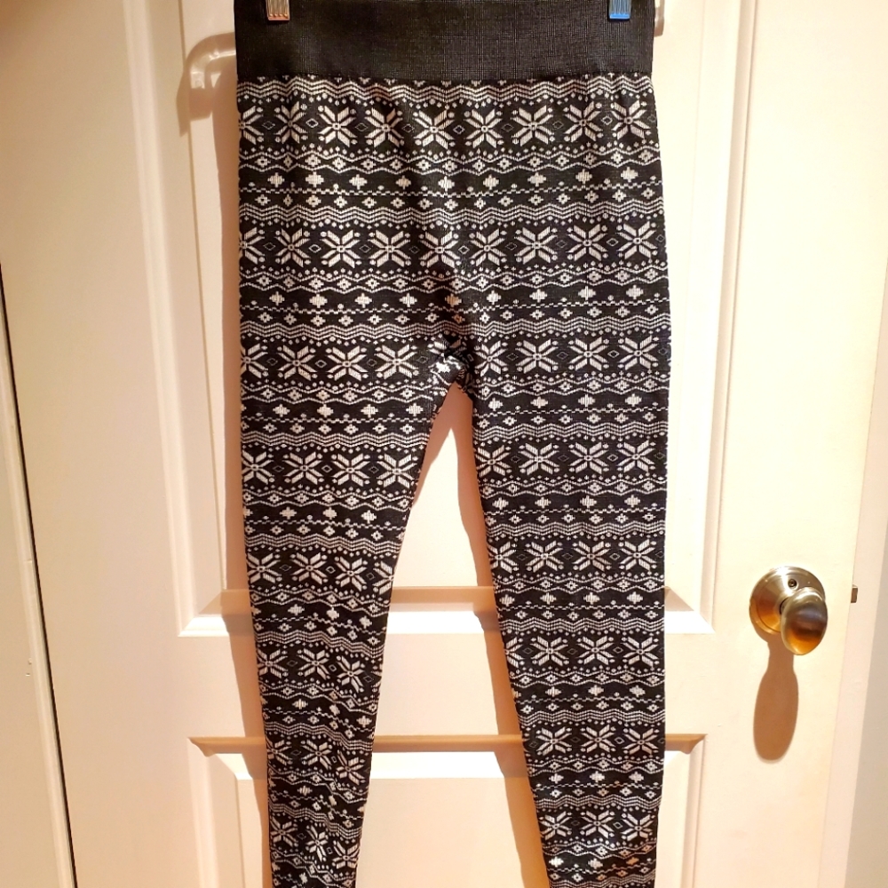 Motherhood Maternity Fleece Leggings